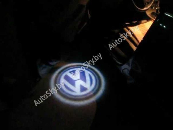 Проекции логотипа Volkswagen