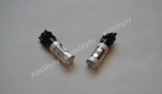 3157 - P27/7W Двухконтактная большая безцокольная 30W Мощная лампа для Заднего хода либо габаритов